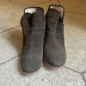 Hinge boot